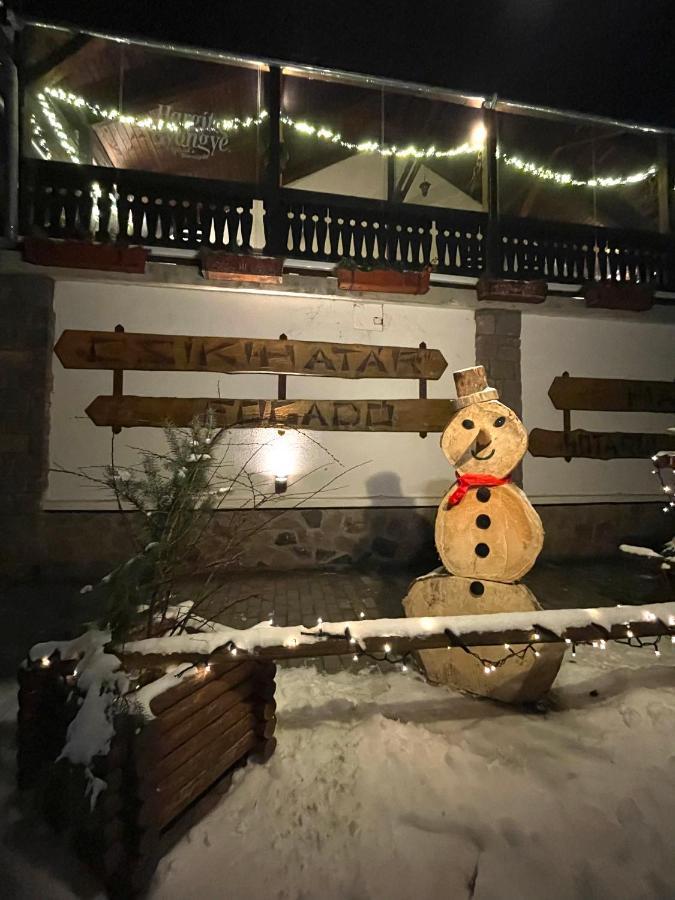 Csíki Határ Fogadó/ Hanul Hotarul Ciucului Hotel Bixad  Exterior foto